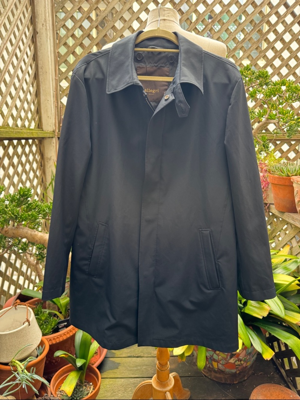 Allegri Men’s Navy Outer Jacket.  Water resistant. Zipper/snap closure. Medium